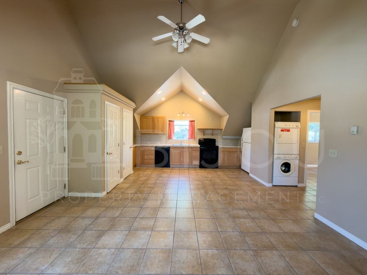 528 E Bijou St Apt B - Photo 3 of 9