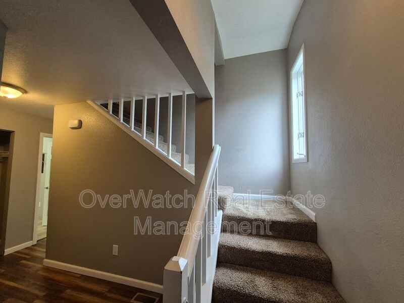 6133 Prosperity Dr - Photo 4 of 19