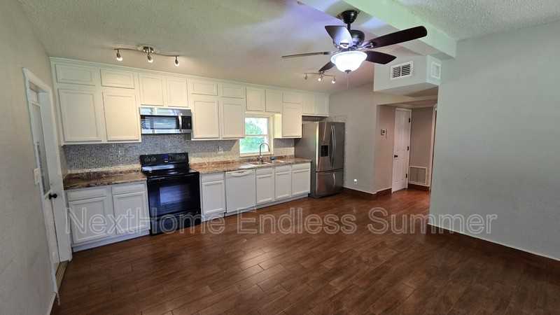 2917 Parr Ct W - Photo 5 of 12