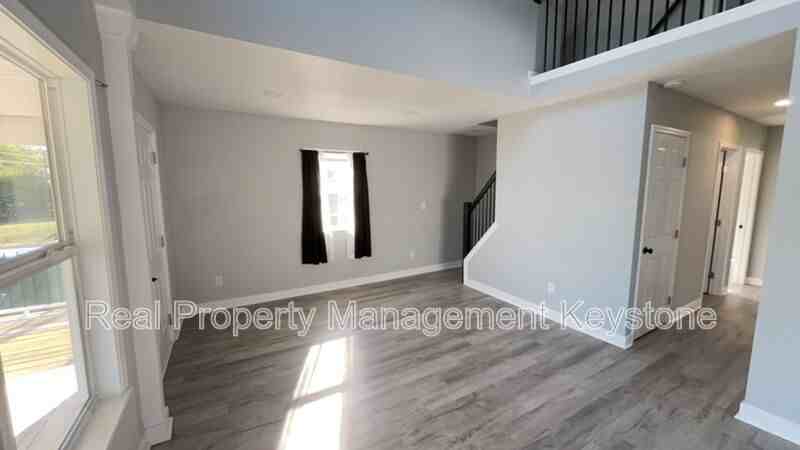 1122 Stock St - Photo 2 of 18