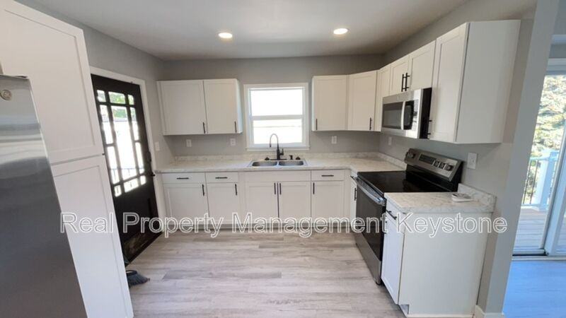 1122 Stock St - Photo 6 of 18