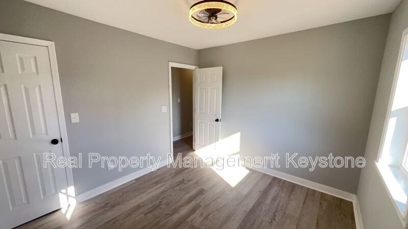 1122 Stock St - Photo 7 of 18