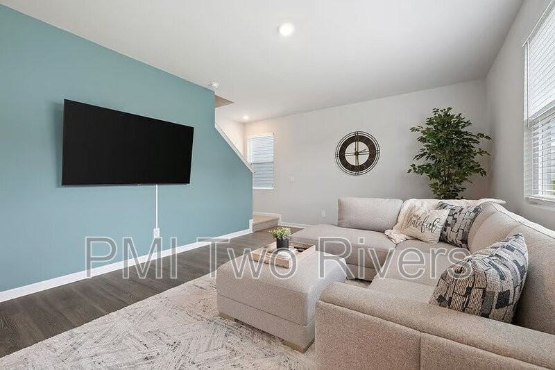 5027 Benelli Dr - Photo 4 of 37