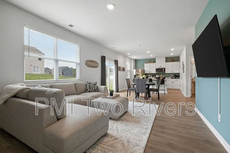 5027 Benelli Dr - Photo 7 of 37