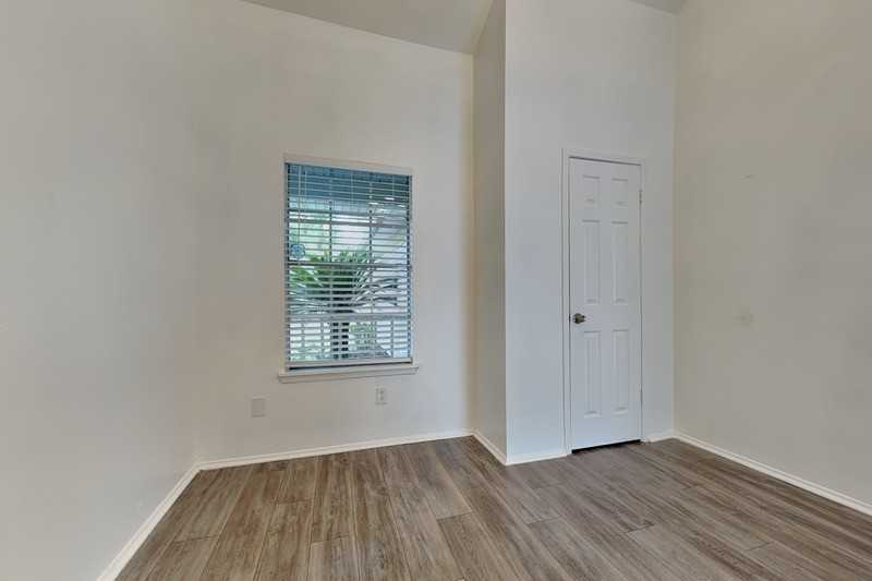 8614 Lake Crystal Dr - Photo 2 of 18