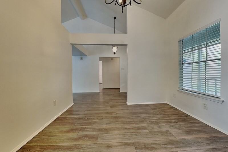 8614 Lake Crystal Dr - Photo 3 of 18