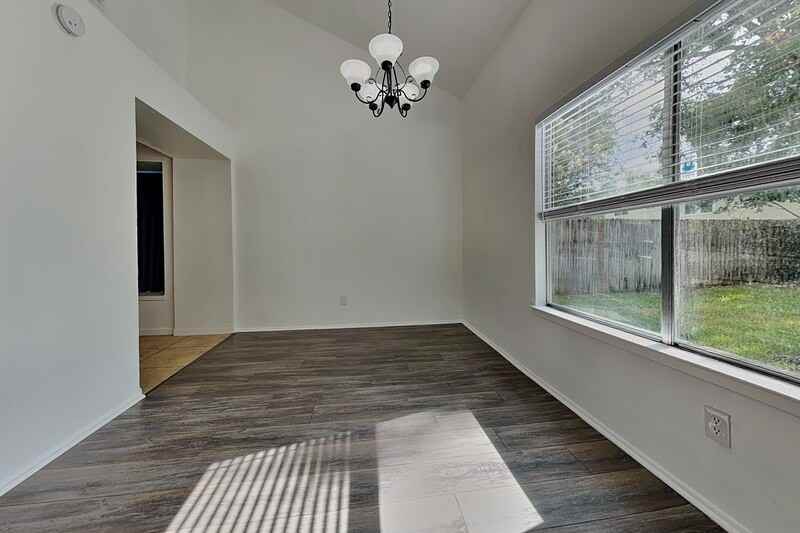 8614 Lake Crystal Dr - Photo 4 of 18