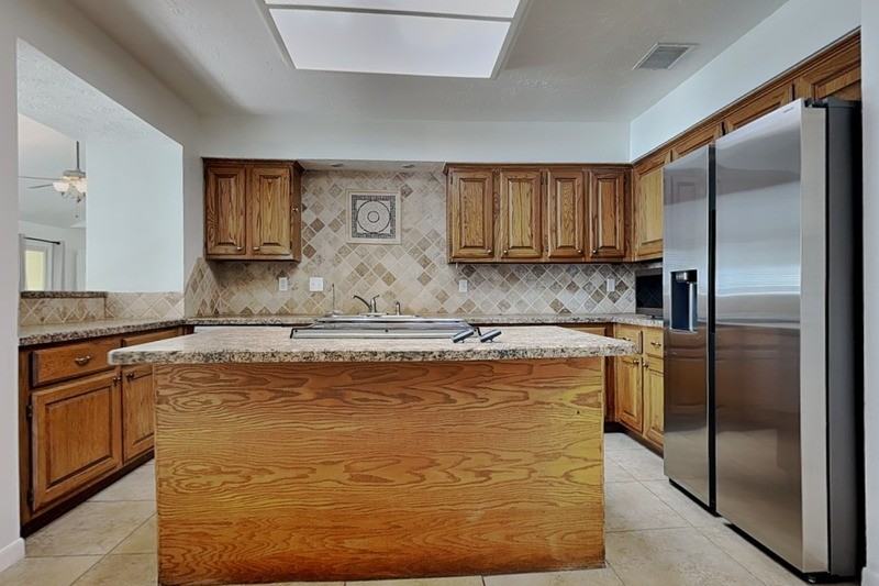 8614 Lake Crystal Dr - Photo 5 of 18