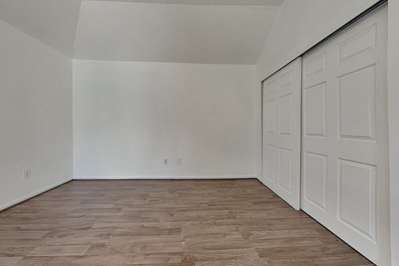 8614 Lake Crystal Dr - Photo 7 of 18