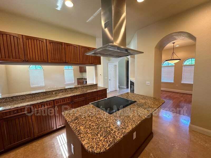 2011 Baylarian Blvd - Photo 3 of 26