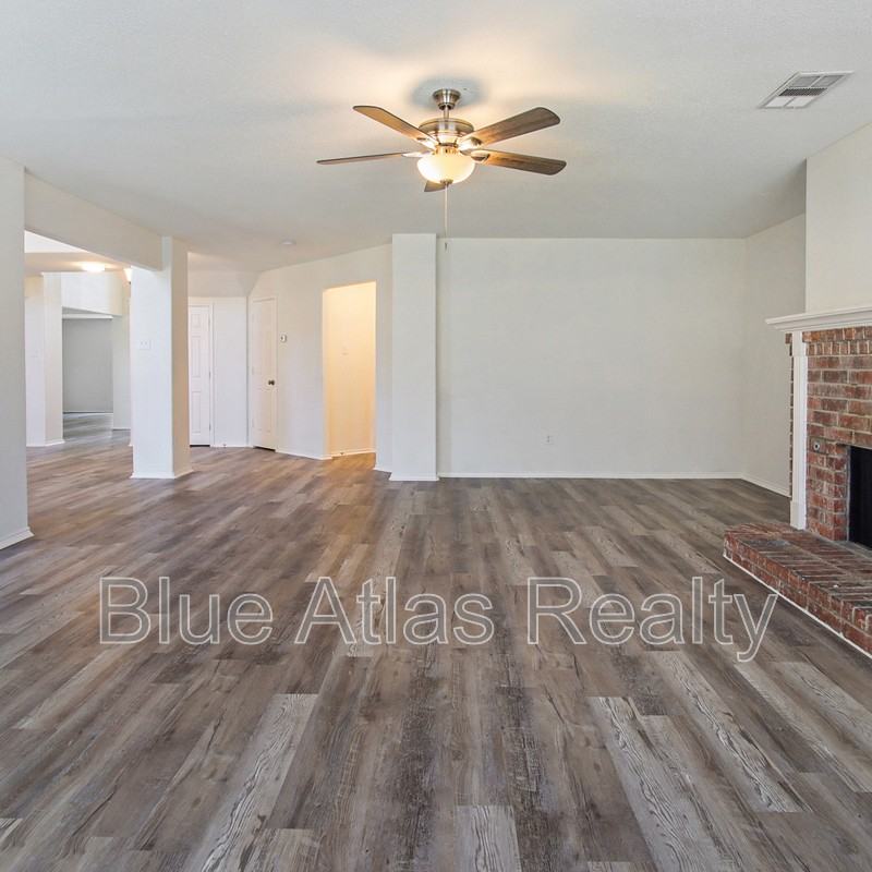 5717 Parkwood Trl - Photo 6 of 37