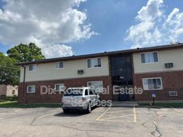 featured image of 735 Trumbull St #1