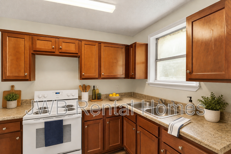 1288 W 28th St - Photo 4 of 34
