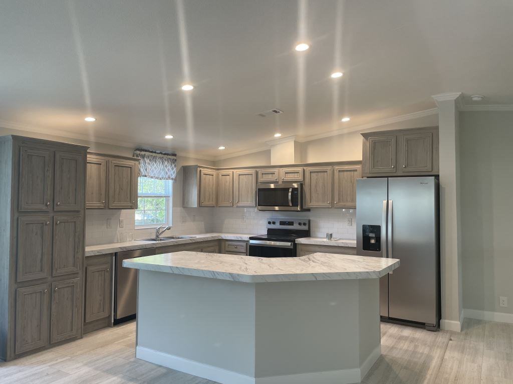 101 Lisa Dr - Photo 2 of 26