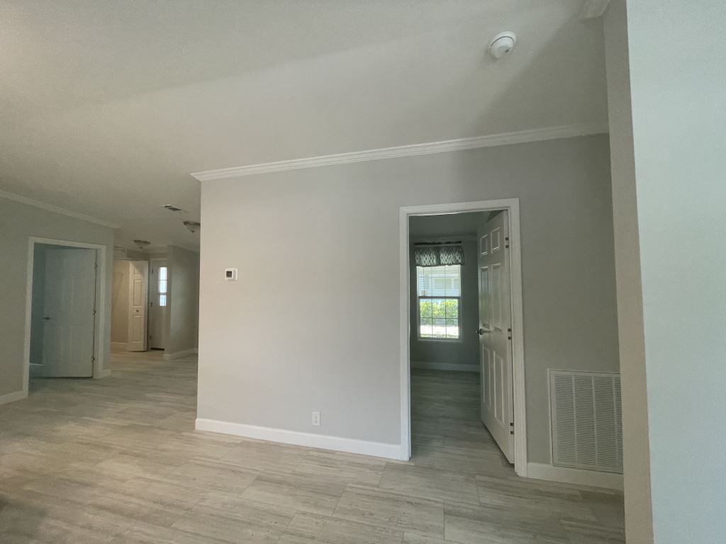 101 Lisa Dr - Photo 4 of 26