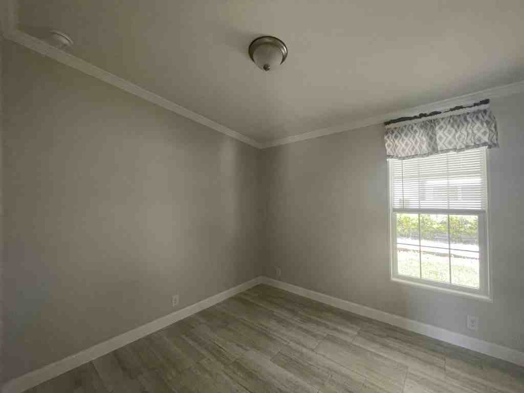 101 Lisa Dr - Photo 5 of 26