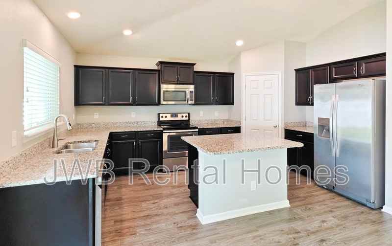 3955 Connecticut Ave - Photo 2 of 12