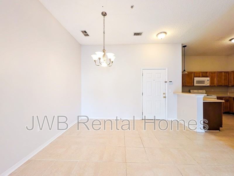1423 Manotak Point Dr #102 - Photo 5 of 12