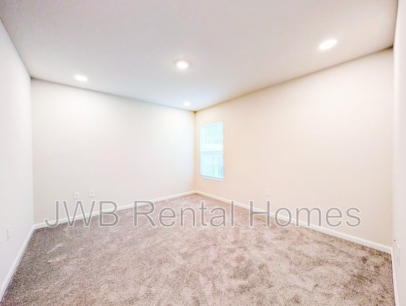 1216 Pangola Dr - Photo 6 of 18
