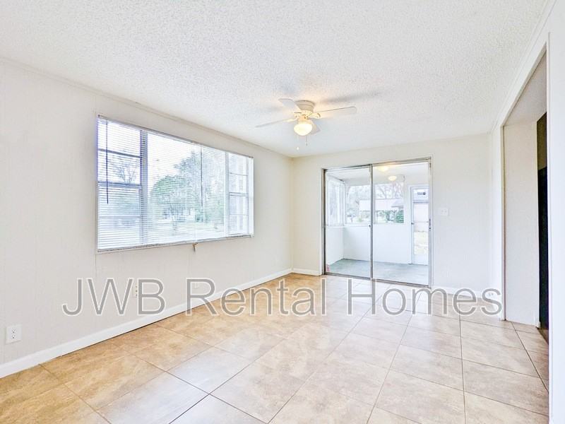 6553 Aires Rd - Photo 4 of 11
