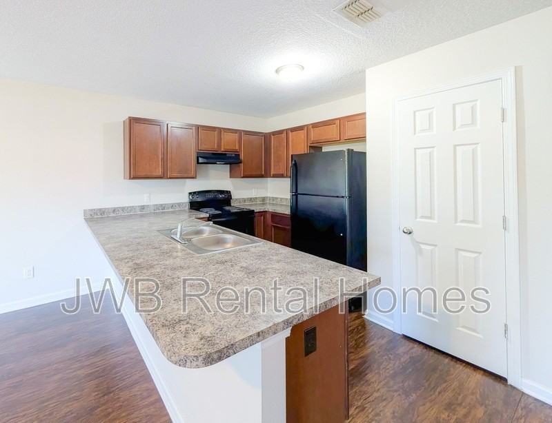 6501 Timmerman Ct - Photo 2 of 18