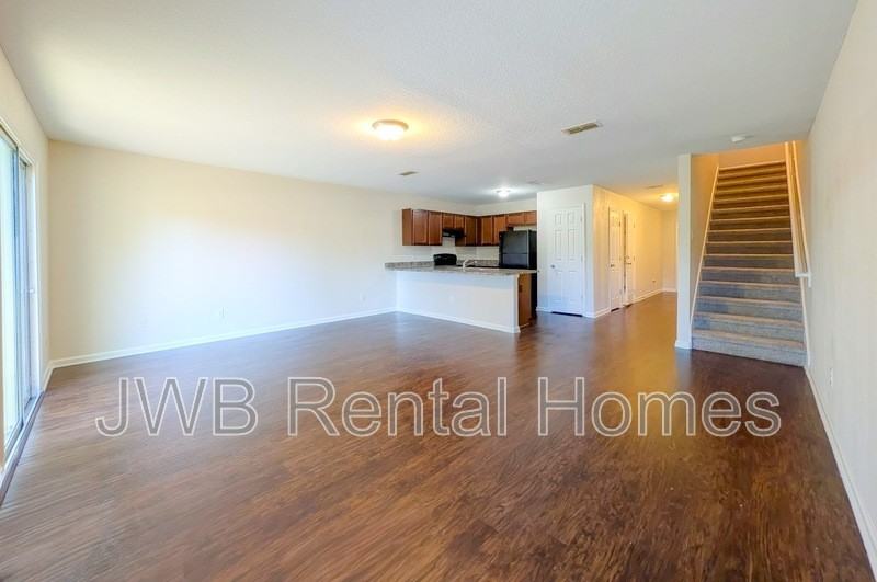6501 Timmerman Ct - Photo 4 of 18