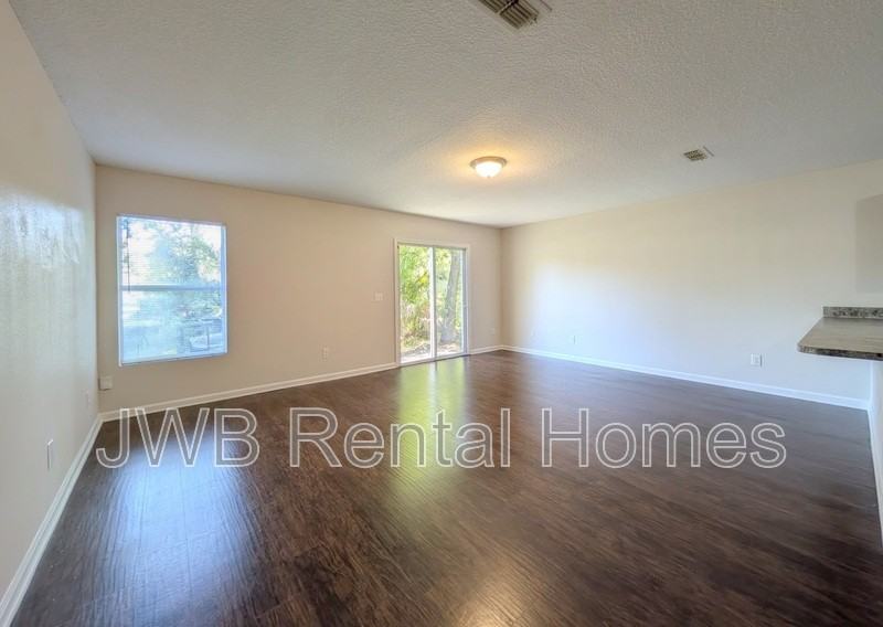 6501 Timmerman Ct - Photo 5 of 18
