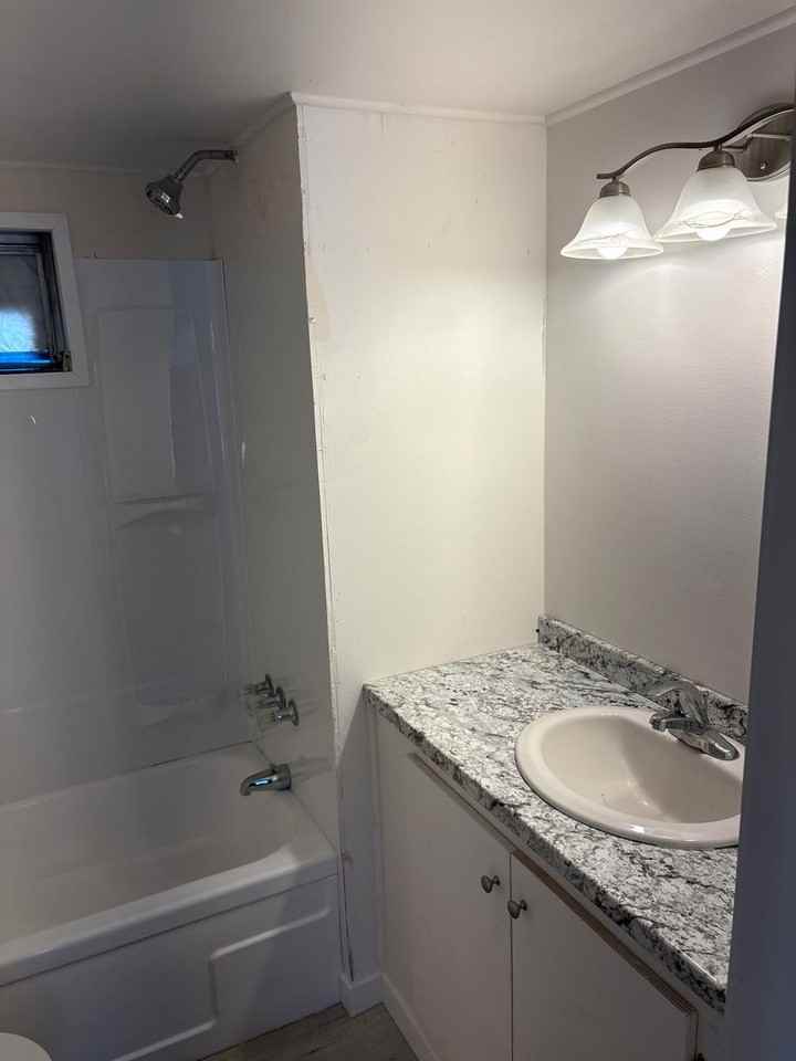 600 Ruby Street - Photo 4 of 9