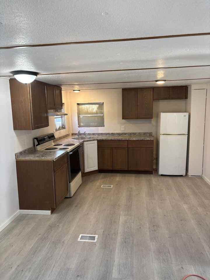 600 Ruby Street - Photo 5 of 9