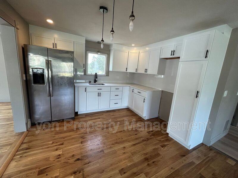 28 Lauder Ave - Photo 2 of 15