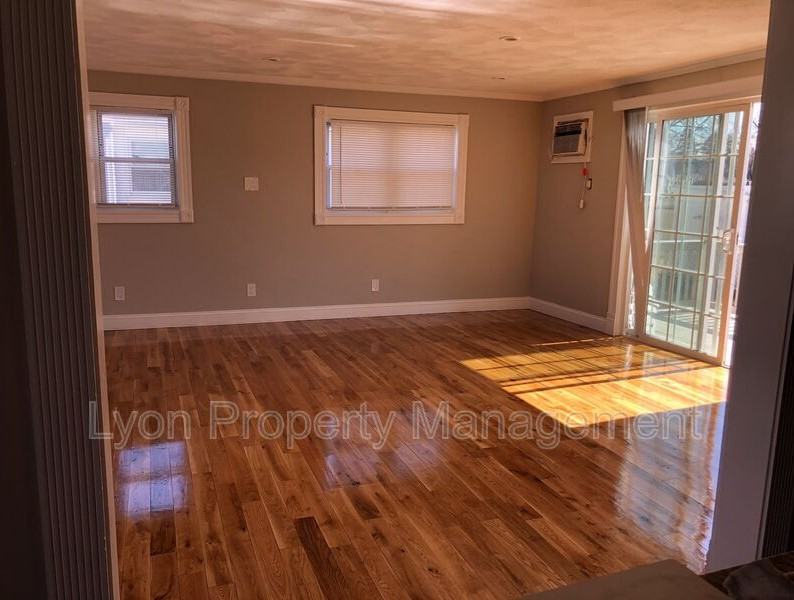 28 Lauder Ave - Photo 4 of 15