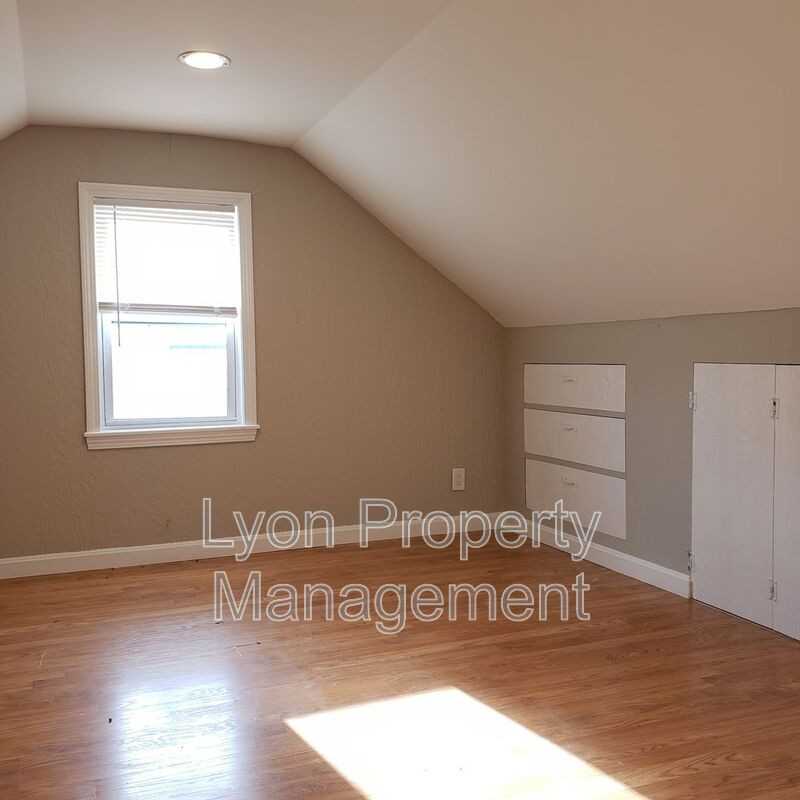 28 Lauder Ave - Photo 6 of 15