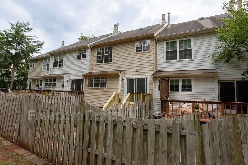 8644 Sanderling Dr - Photo 4 of 7