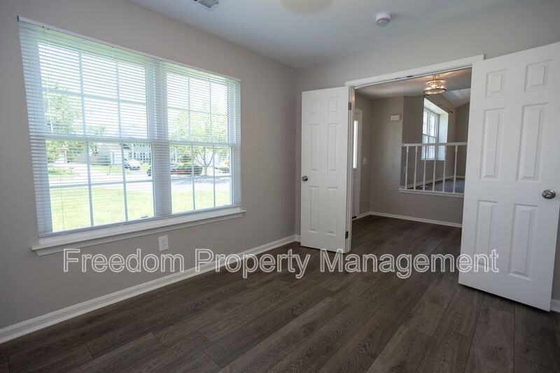 10116 Wimbledon Ct - Photo 3 of 50