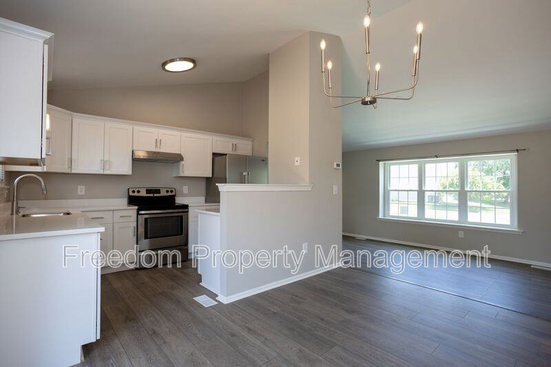 10116 Wimbledon Ct - Photo 7 of 50