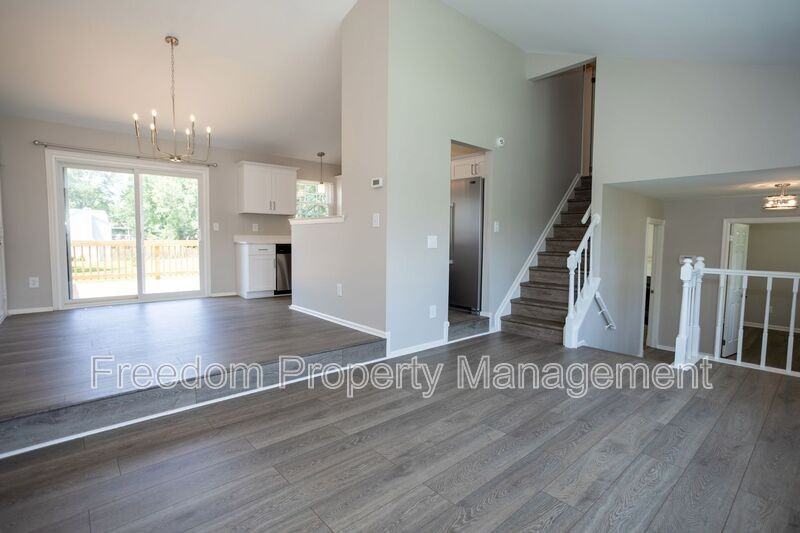10116 Wimbledon Ct - Photo 4 of 50