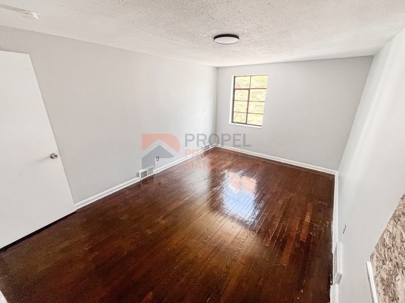 19440 Hartwell St - Photo 3 of 7