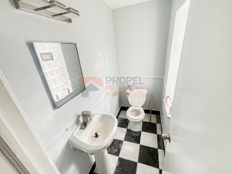 19440 Hartwell St - Photo 4 of 7