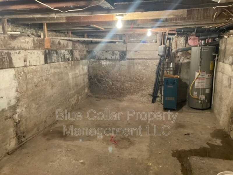 311 Adams St - Photo 7 of 8