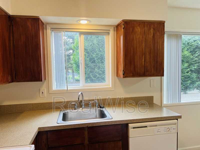 2629 Se 145th Ave - Photo 5 of 19
