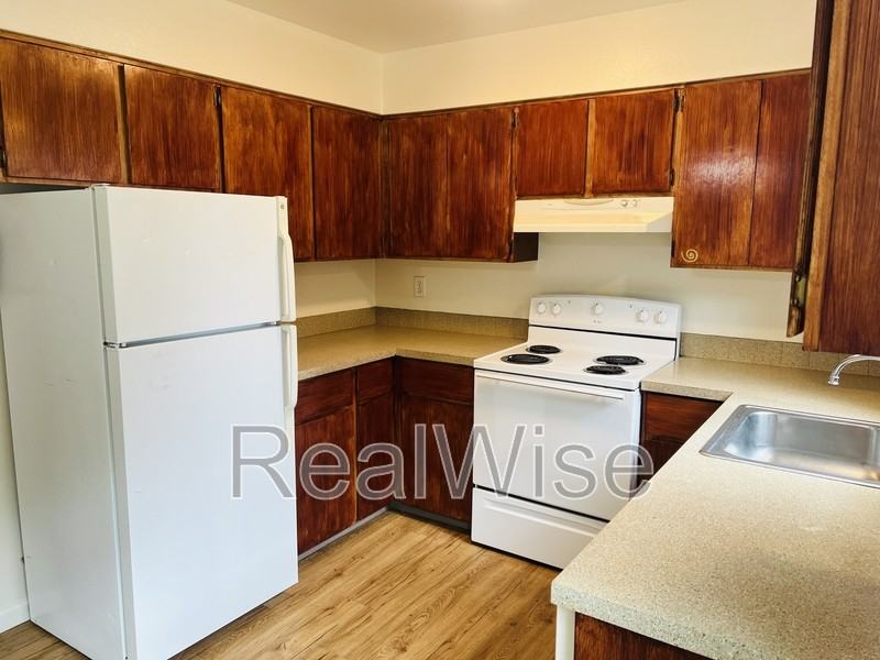 2629 Se 145th Ave - Photo 6 of 19