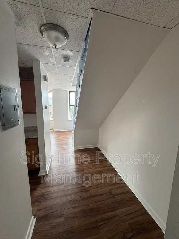 112 W Franklin St - Photo 3 of 13