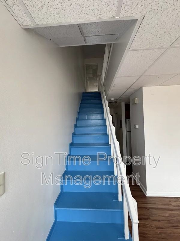 112 W Franklin St - Photo 4 of 13