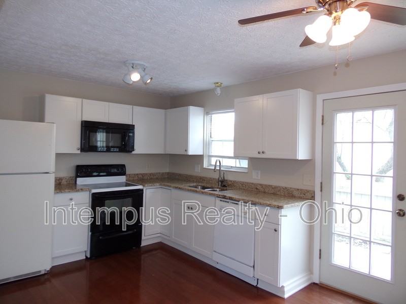 7839 Meadowhaven Blvd - Photo 7 of 26