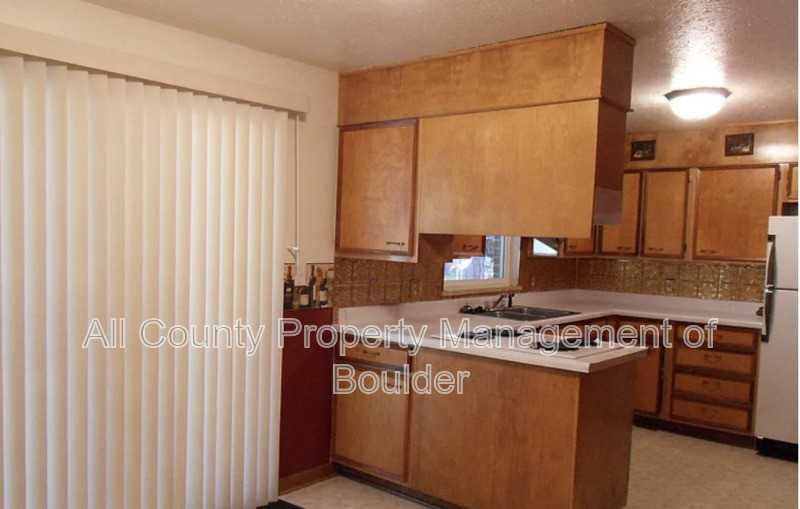 1729 Countess Ct - Photo 4 of 4