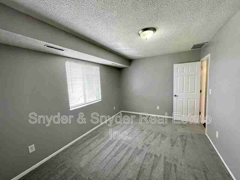2605 Terrace Ave #10 - Photo 3 of 7
