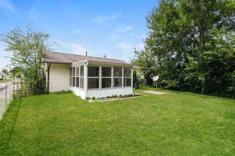 814 S Burnett Rd - Photo 3 of 10