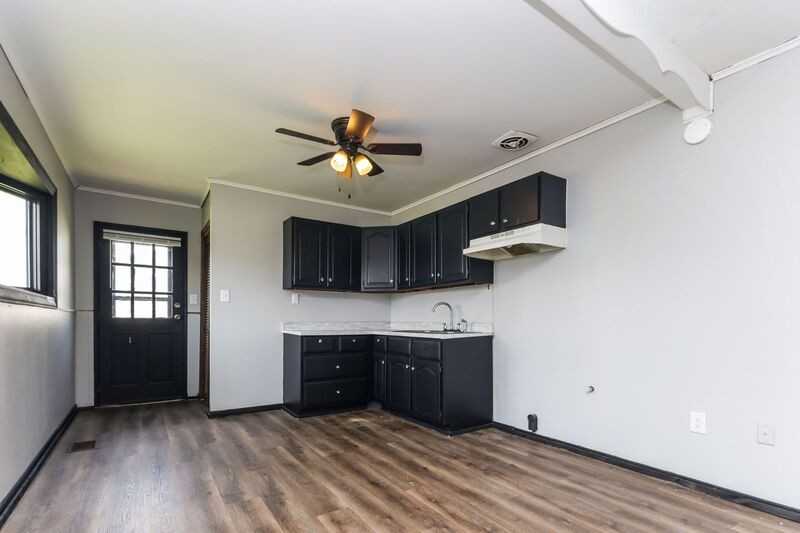 814 S Burnett Rd - Photo 6 of 10
