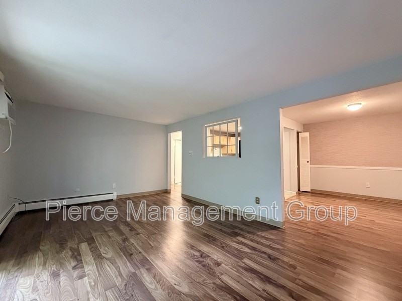 123 English Village Rd - Photo 2 of 12