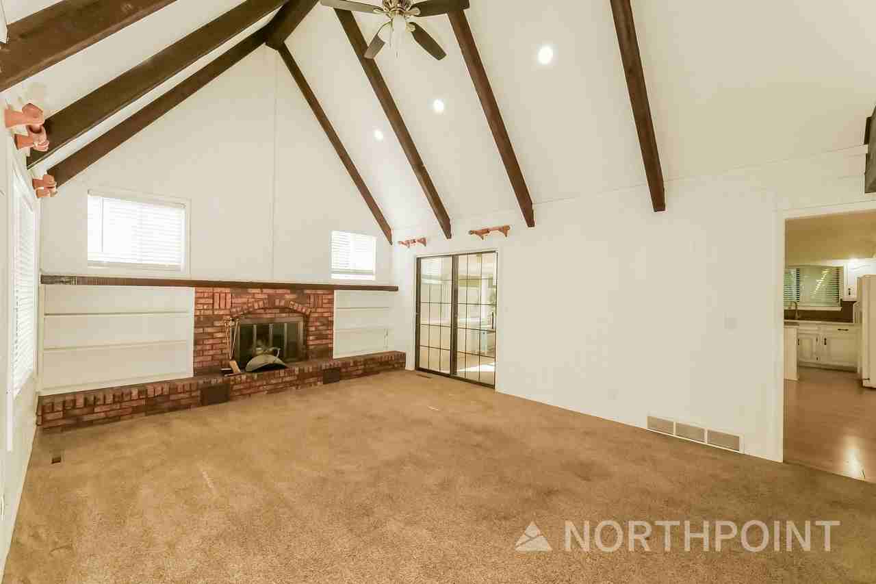 15045 Switzer Rd - Photo 6 of 20